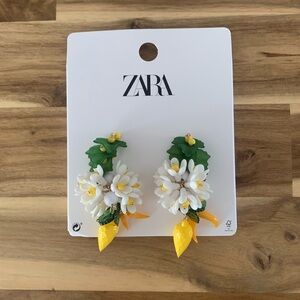 Zara resin flower charms Earrings NWT